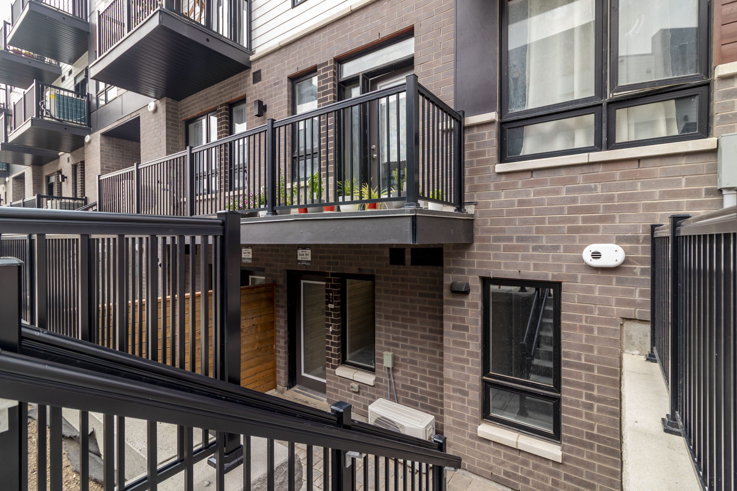 M11-40 Palace Street, Kitchener, Ontario